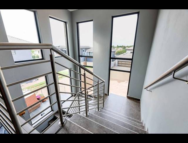 4 BEDROOM HOUSE FOR SALE IN RUIMSIG